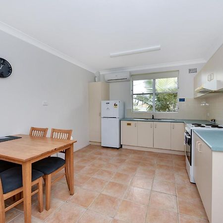 Oxley Cove Holiday Apartment Порт-Маккуорі Екстер'єр фото